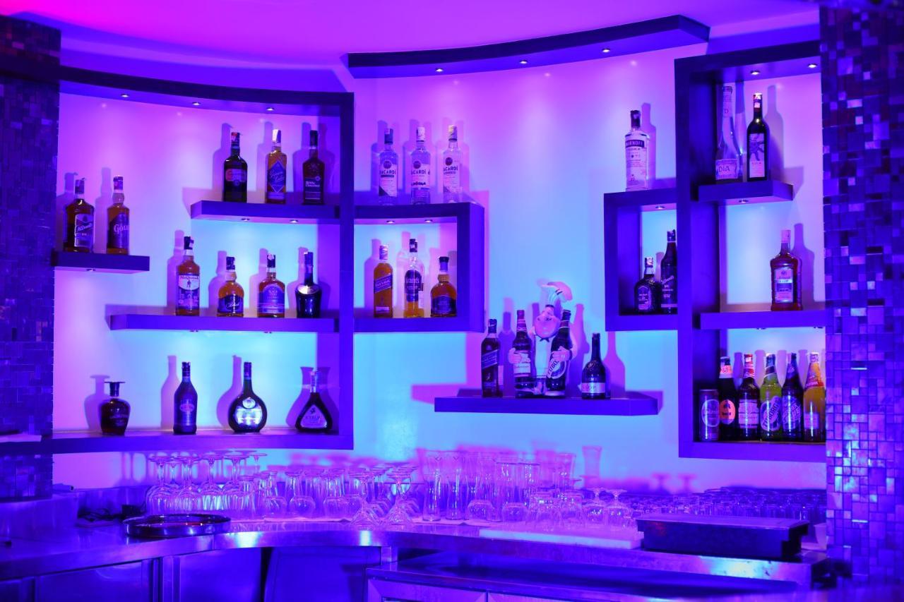 Coral Isle Hotel Kochi Екстериор снимка