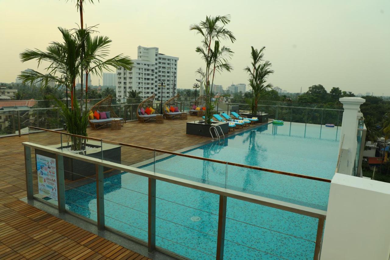 Coral Isle Hotel Kochi Екстериор снимка